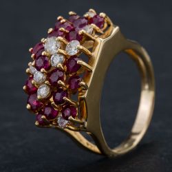 Second Hand 14ct Yellow Gold 2.50ct Ruby & 1.25ct Brilliant Diamond Cluster Ring 4335162