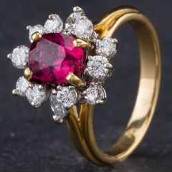 Second Hand 14ct Yellow Gold Ruby Diamond Oval Cluster Ring 4335234