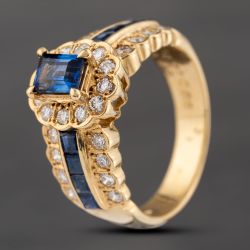 Second Hand 18ct Yellow Gold 0.49ct Sapphire & 1.30ct Brilliant Cut Diamond Oval Fancy Cluster Ring 43361168