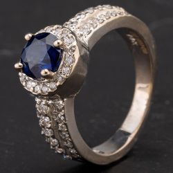 Second Hand 14ct White Gold Round Sapphire Claw Set Diamond Ring 4336153
