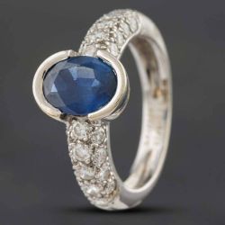 Second Hand 18ct White Gold 1.53ct Sapphire & 0.70ct Brilliant Cut Diamond Oval Dress Ring 433615731