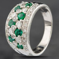 Second Hand 14ct White Gold 0.80ct Emerald & 0.72ct Diamond Graduated Band Ring 4337010