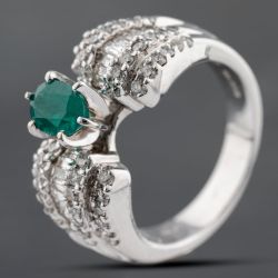 Second Hand 14ct White Gold Emerald & 0.90ct Diamond Dress Ring 43371069