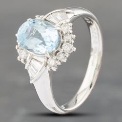 Second Hand Platinum 1.45ct Aquamarine & 0.38ct Diamond Oval Cluster Ring 43401013