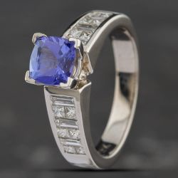 Second Hand 14ct White Gold 1.11ct Tanzanite & Diamond Dress Ring 43411006