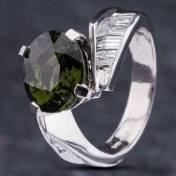 Second Hand Platinum 3.00ct Green Tourmaline & 0.64ct Baguette Cut Diamond Cross Over Ring 4346002
