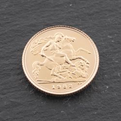 Second Hand 22ct Yellow Gold 1982 Queen Elizabeth Half Sovereign Coin 47011216