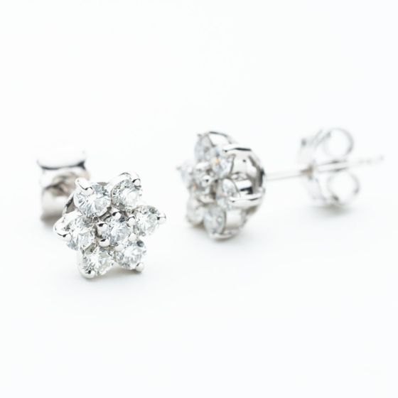18ct White Gold Brilliant Cut 0.70ct Diamond Daisy Stud Earrings KDCER66/31719C