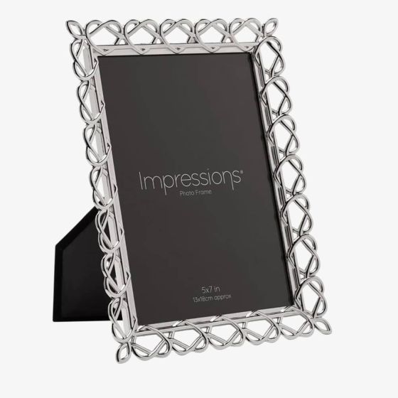 Metal Heart Design 5x7 Photo Frame FS109457