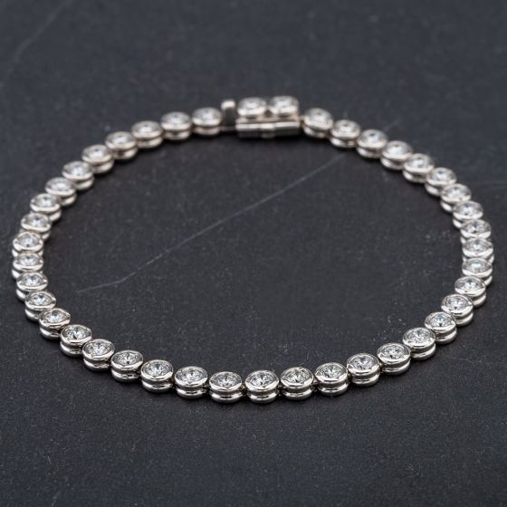 Second Hand 18ct White Gold 7 Inch Fourty-Two Round Brilliant Cut Diamond Bracelet 4107850
