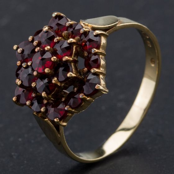 Second Hand 9ct Yellow Gold Round 3 Tier Garnet Cluster Ring 4109833