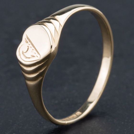 Second Hand 9ct Yellow Gold Half Engraved Heart Shaped Signet Ring 4110003