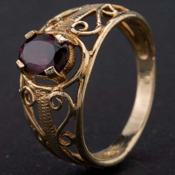 Second Hand 9ct Yellow Gold Oval Garnet Open Work Fancy Dress Ring 4110010