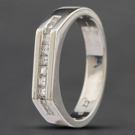Second Hand 9ct White Gold Cubic Zirconia Oblong Dress Ring 41101357