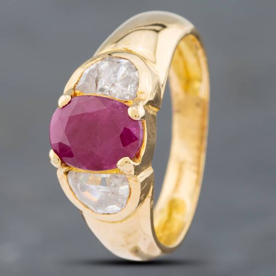 Second Hand 18ct Yellow Gold Ruby & Paste (Glass) Three Stone Ring 41102035