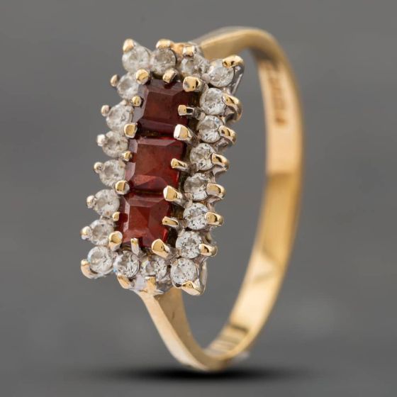 Second Hand 9ct Yellow Gold Garnet & Cubic Zirconia Oblong Cluster Ring 41102282