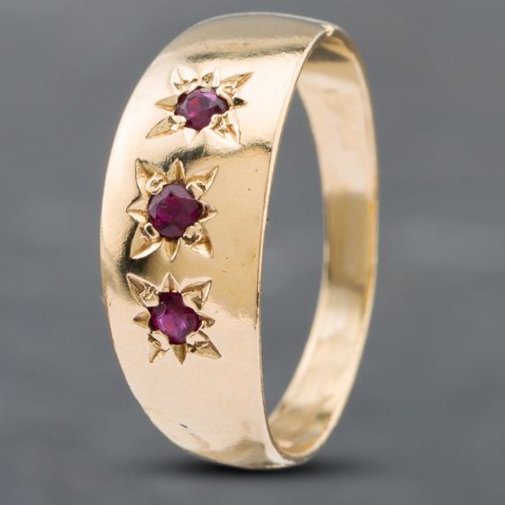 Second Hand 9ct Yellow Gold Garnet Band Ring 41102338