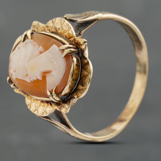 Second Hand 9ct Yellow Gold Cameo Scollop Edged Dress Ring 41102715