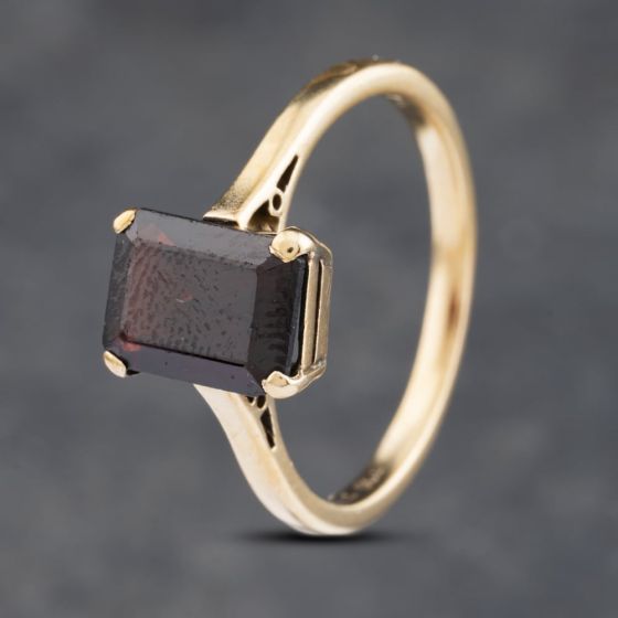 Second Hand Vintage Yellow Gold Garnet Oblong Dress Ring 41102940