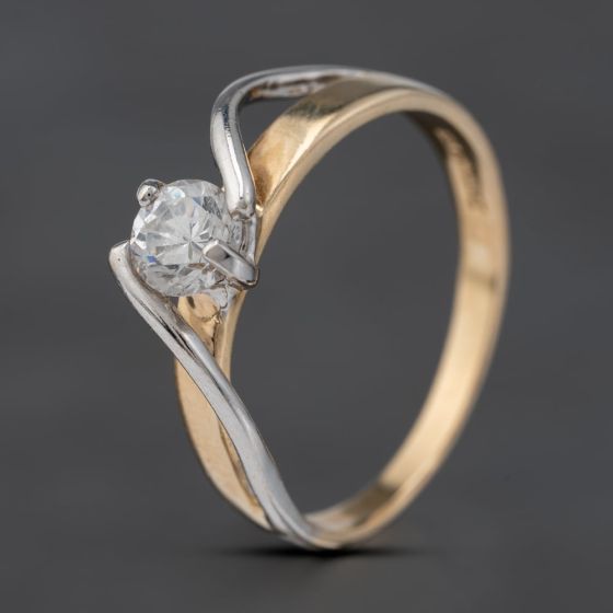 Second Hand 9ct Two Colour Gold Cubic Zirconia Twist Shoulders Solitaire Ring 41103545