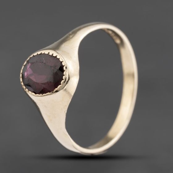 Second Hand 9ct Yellow Gold Garnet Oval Signet Ring 41103754