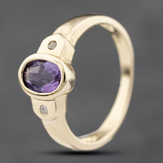 Second Hand 9ct Yellow Gold Amethyst Oval Three Stone Ring 41103778