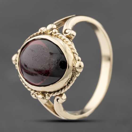 Second Hand 9ct Yellow Gold Garnet Oval Dress Ring 41103787