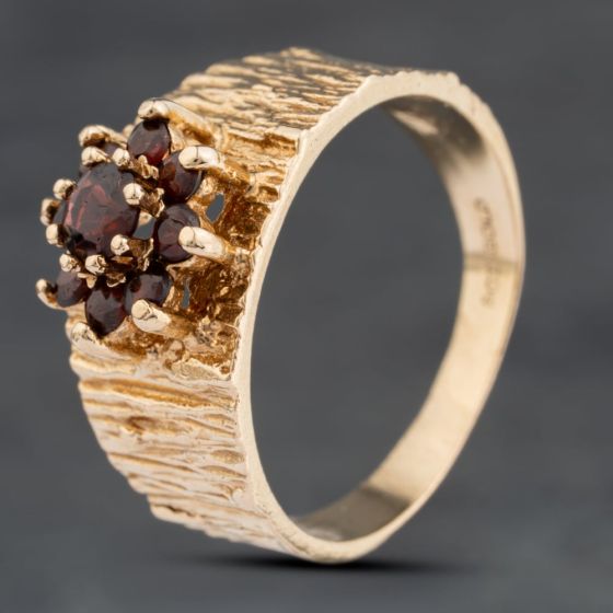 Second Hand Vintage Yellow Gold Garnet Bark Effect Shoulders Cluster Ring 41104034