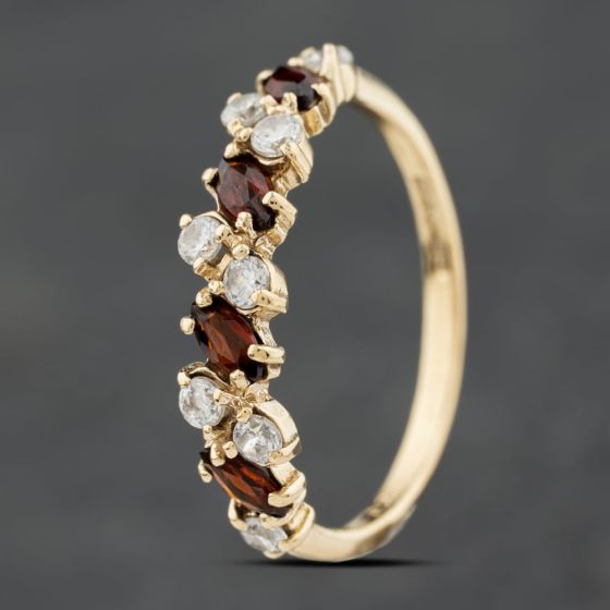Second Hand 9ct Yellow Gold Garnet & Cubic Zirconia Dress Ring 41104131