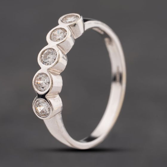 Second Hand 9ct White Gold Cubic Zirconia Rubover Set Five Stone Ring 41104210