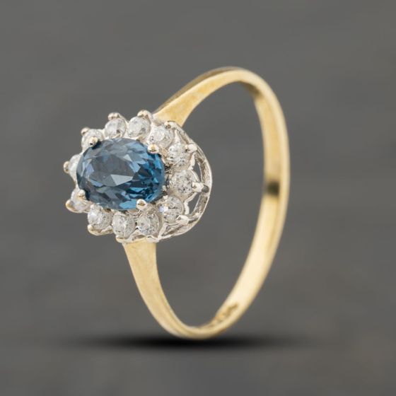 Second Hand 9ct Yellow Gold Blue Topaz & Cubic Zirconia Oval Cluster Ring 41104440