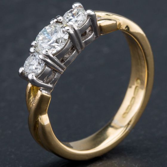 Second Hand 18ct Yellow Gold Brilliant Cut 0.70ct Diamond Claw Crossover Ring 4112083