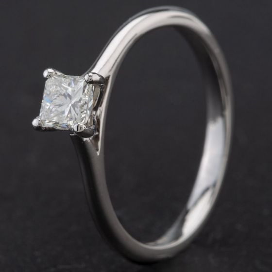 Second Hand Platinum Princess Cut Diamond Solitaire Ring 4112218