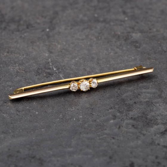 Second Hand Vintage Yellow Gold Brilliant Cut Diamond Three Stone Brooch 41131078