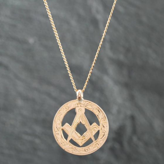 Second Hand Vintage 9ct Yellow Gold Masonic Pendant & 23 Inch Curb Chain 41141165