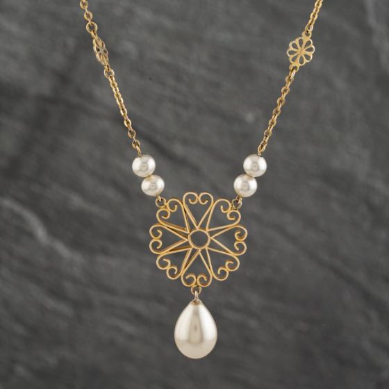 Second Hand Vintage Yellow Gold Pearl Fancy Round Drop Pendant & 15 Inch Trace Chain 41142229