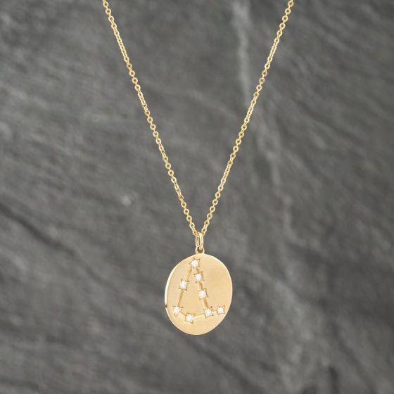 Second Hand 14ct Yellow Gold 0.15ct Brilliant Cut Diamond Capricorn Round Pendant & 16 Inch Trace Chain 41142397