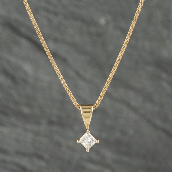 Second Hand 18ct Yellow Gold 0.35ct Princess Cut Diamond Pendant & 18 Inch Spiga Chain 41142455
