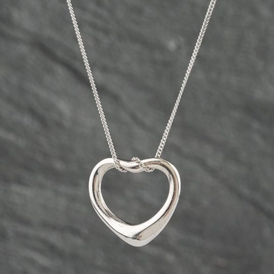 Second Hand 9ct White Gold Open Heart Pendant & 18 Inch Curb Chain 41142504