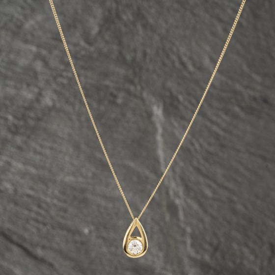 Second Hand 18ct Yellow Gold 0.50ct Diamond Openwork Teardrop Pendant & 18 Inch Curb Chain 41142524