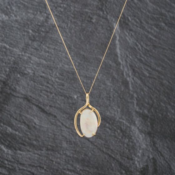 Second Hand 18ct Yellow Gold Opal Set Oval Wishbone Pendant & 18 Inch Curb Chain 41142538