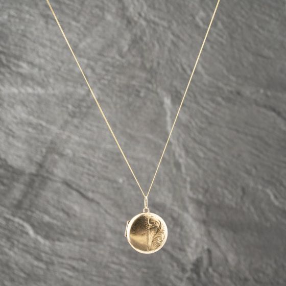 Second Hand 9ct Yellow Gold Round Half Hand-Engraved Locket Pendant & 18 Inch Curb Chain 41142590