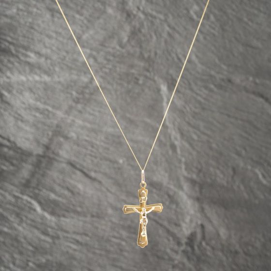 Second Hand 9ct Yellow Gold Crucifix Cross Pendant & 18 Inch Curb Chain 41142591