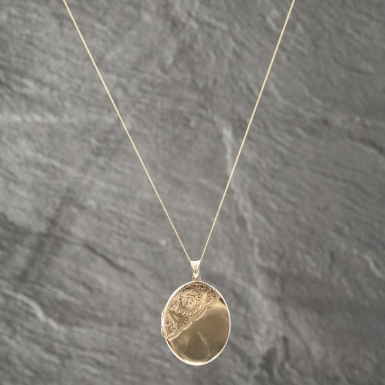Second Hand 9ct Yellow Gold Oval Part-Engraved Locket Pendant & 18 Inch Curb Chain 41142592