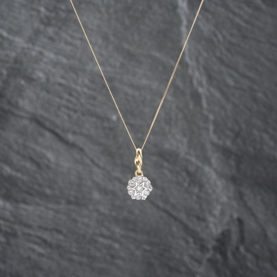 Second Hand 18ct Two Colour Gold Brilliant Cut Diamond Cluster Pendant & 18 Inch Curb Chain 41142646