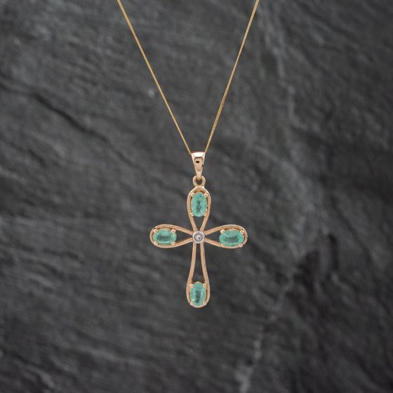 Second Hand 9ct Yellow Gold Emerald & White Topaz Cross Pendant & 18 Inch Curb Chain 41142667