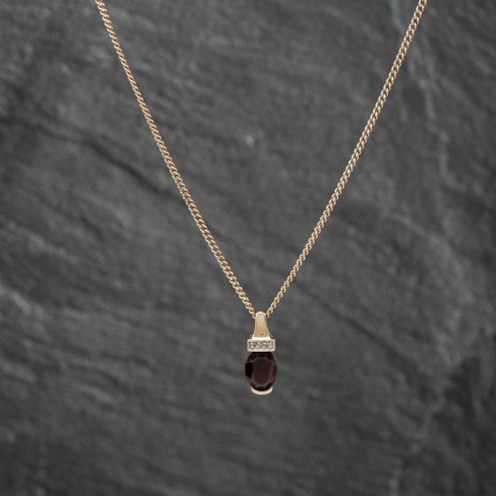 Second Hand 9ct Yellow Gold Garnet & 0.15ct Diamond Pendant & 19 Inch Curb Chain 41142684