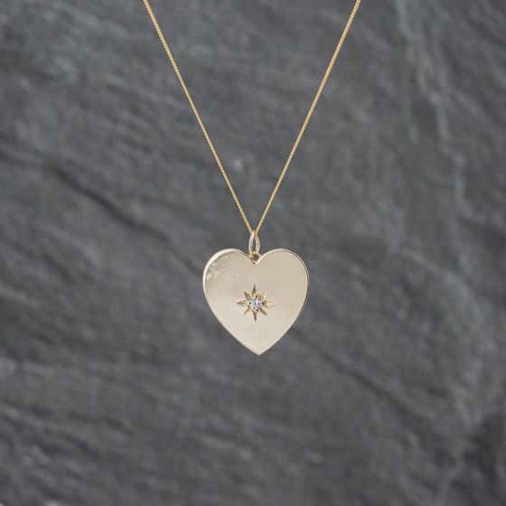 Second Hand 9ct Yellow Gold Cubic Zirconia Heart Pendant & 18 Inch Curb Chain 41142707
