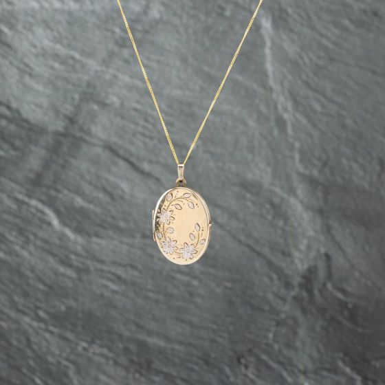Second Hand 9ct Two Colour Gold Oval Flower Design Locket Pendant & 18 Inch Curb Chain 41142739