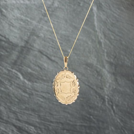 Second Hand 9ct Yellow Gold Oval Scollop Edge Engraved Locket Pendant & 18 Inch Curb Chain 41142740